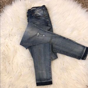 High wasted stretchy jeans